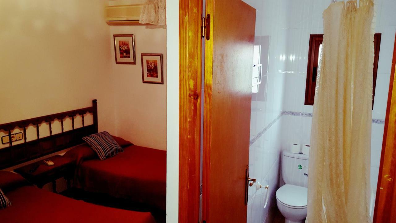 Hostal Roca Fayón Eksteriør billede